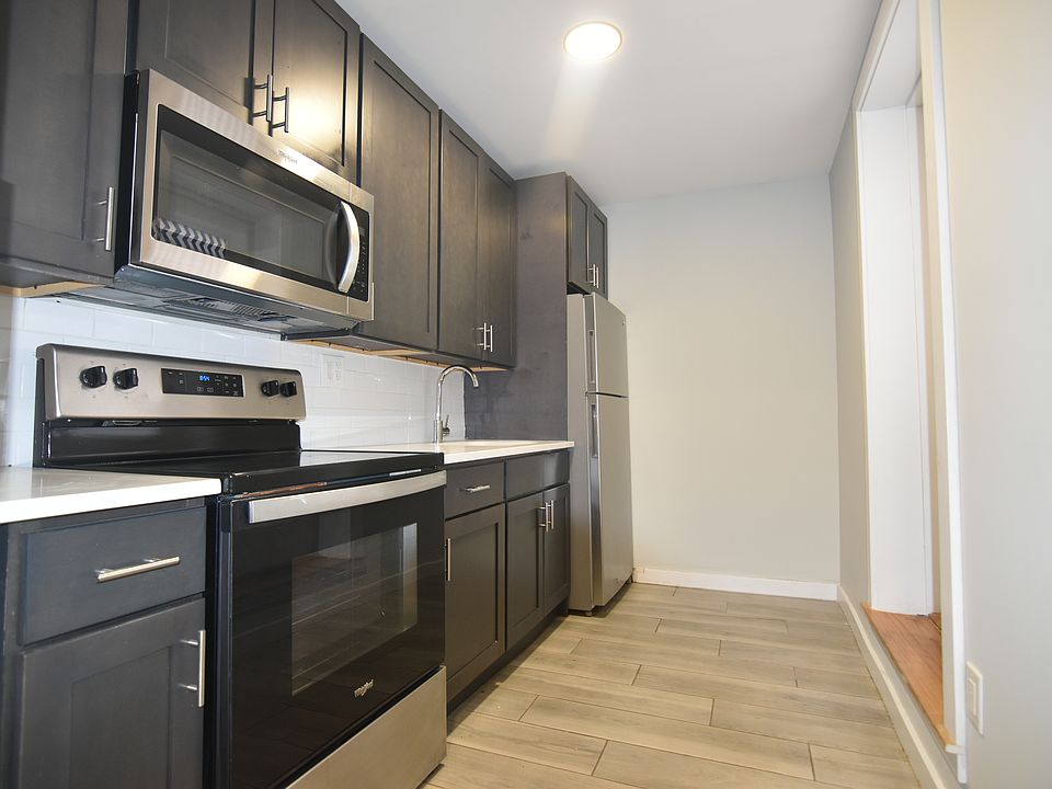 2nd image of 2026 Ocean Ave #6