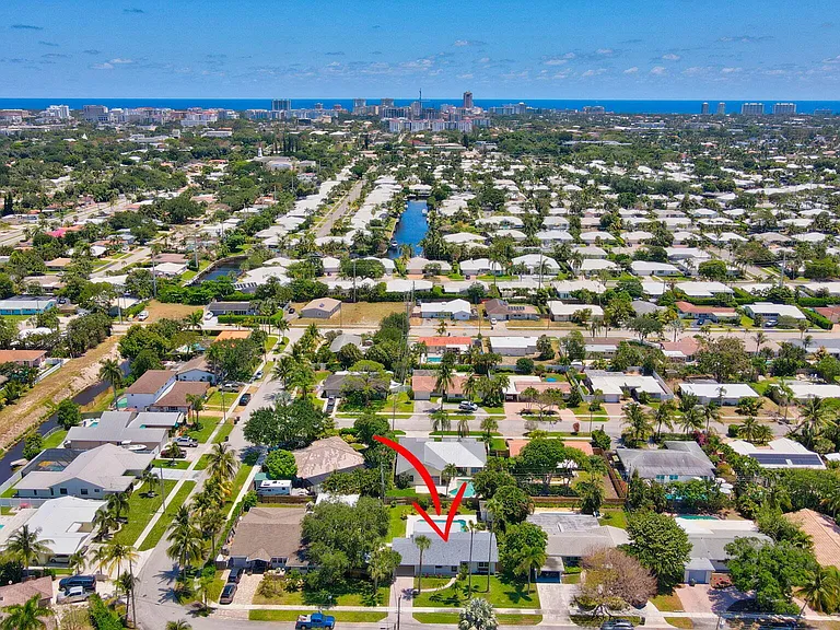832 SW 10th Ave — Photo 45