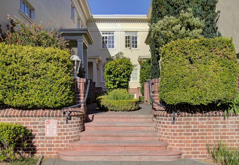 1st image of 12 Commonwealth Ave APT 7