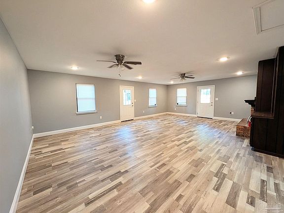 5th image of 607 Lang Rd
