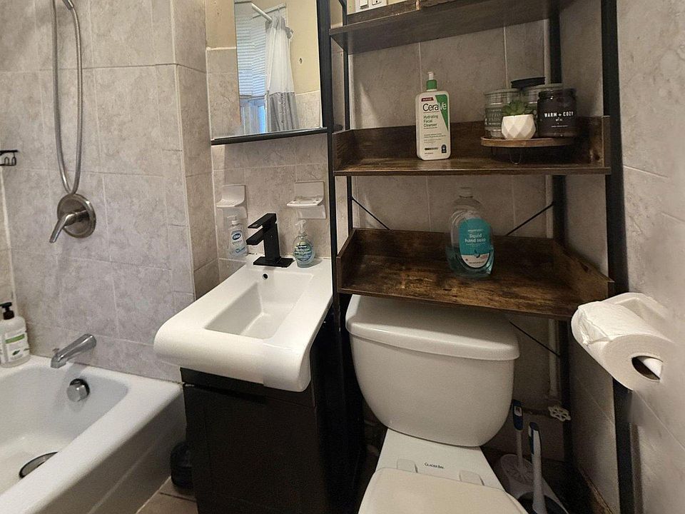 Bathroom - professionally cleaned weekly.