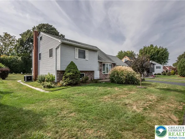 2229 Vista Dr, Bethlehem, PA 18018