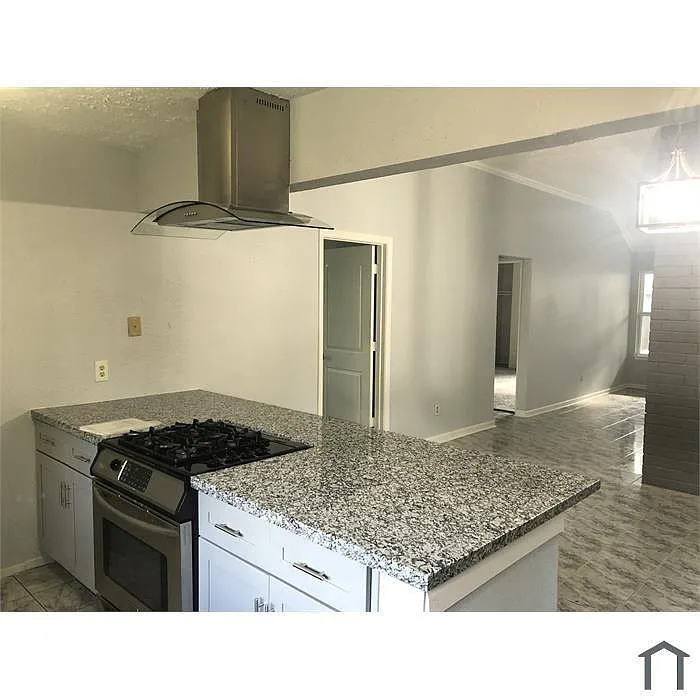 Building Photo - 14103 Royal Hill Dr