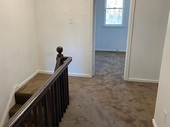 5th image of 622 W Wythe St
