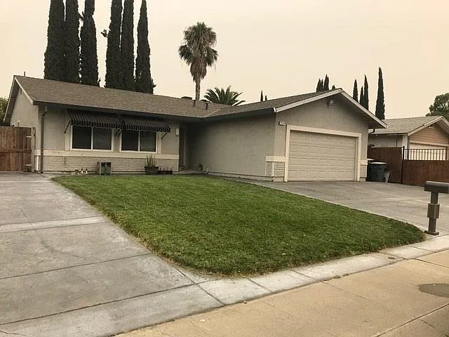 2220 Martin Rd photo 1