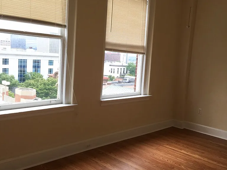 Linden Towers — Photo 25