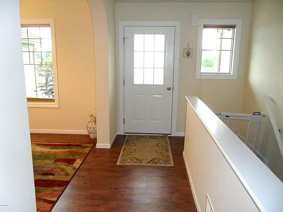 3rd image of 9467 Stone View Dr NE
