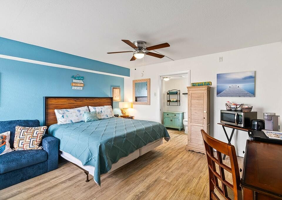1st image of 1021-1021 S Water St #105