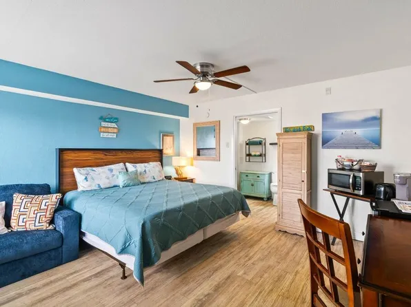 1021-1021 S Water St #105, Rockport, TX 78382