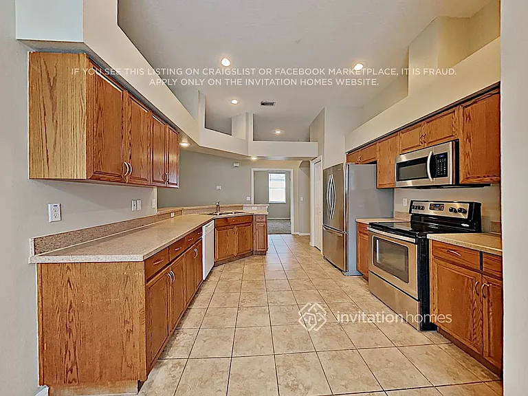 1108 Barclay Wood Dr — Photo 3