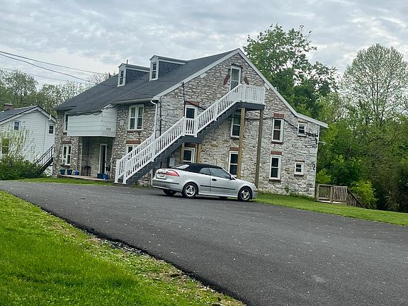 2nd image of 305 S White Oak St #4