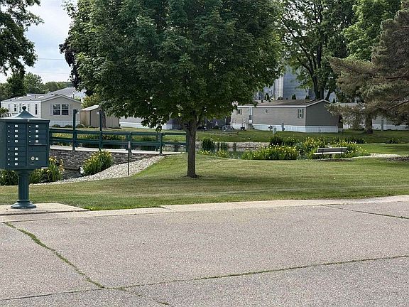 3rd image of 31 Maple Grove Ave