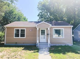 910 9th St, Arapahoe, NE 68922
