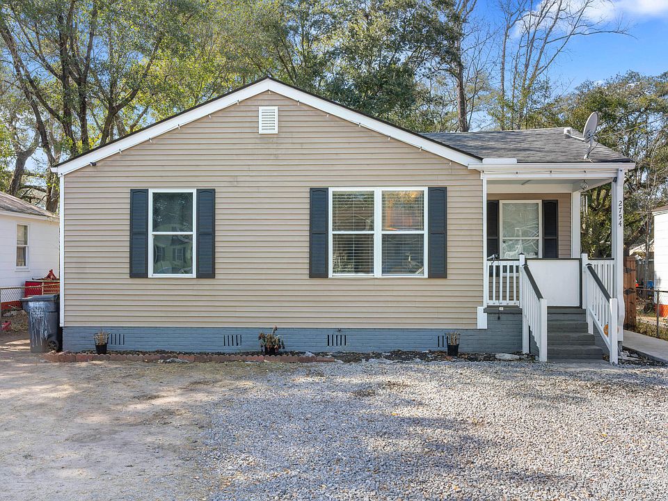 1st image of 2754 E Surrey Dr