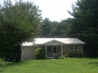 634 Oak Grove Rd, Flat Rock, NC 28731