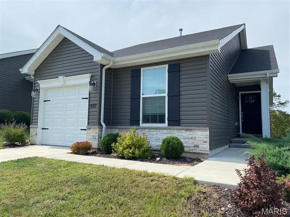 877 Black Bear Dr, House Springs, MO 63051
