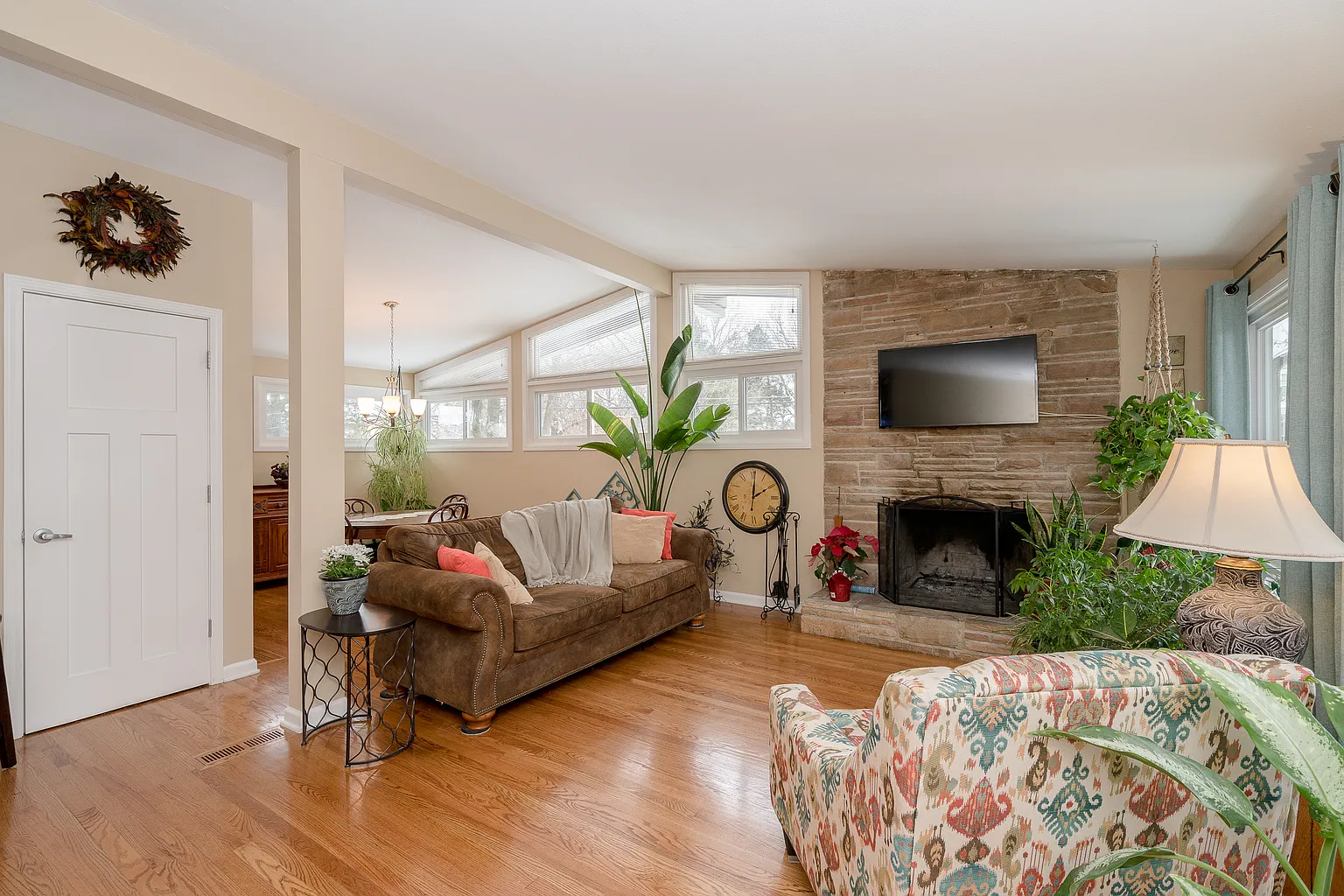 1022 Forest Ave photo 1