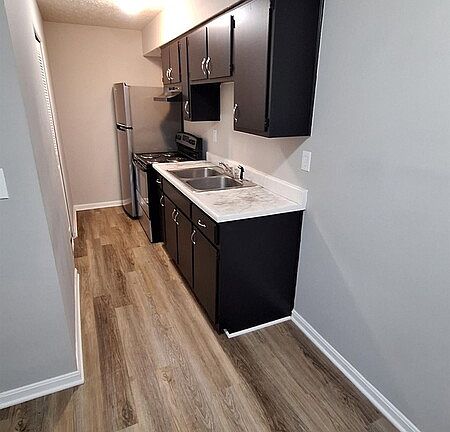2nd image of 666 Knox Blvd Unit 7