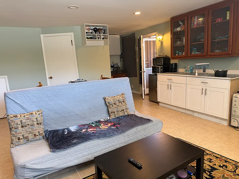 Middlefield Dr — Photo 15