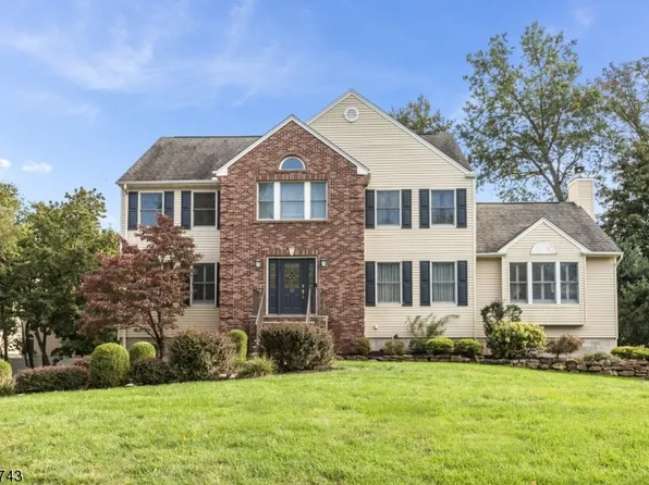10 Ryan Ln, Pompton Plains, NJ 07444