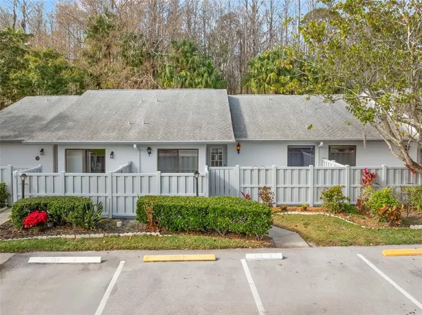 1371 Pine Ridge Cir E APT B, Tarpon Springs, FL 34688