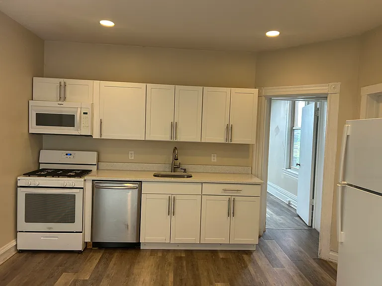 3447 Melwood Ave #3 — Photo 11
