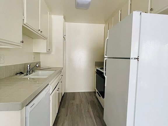 5th image of 3462 Mentone Ave APT 104