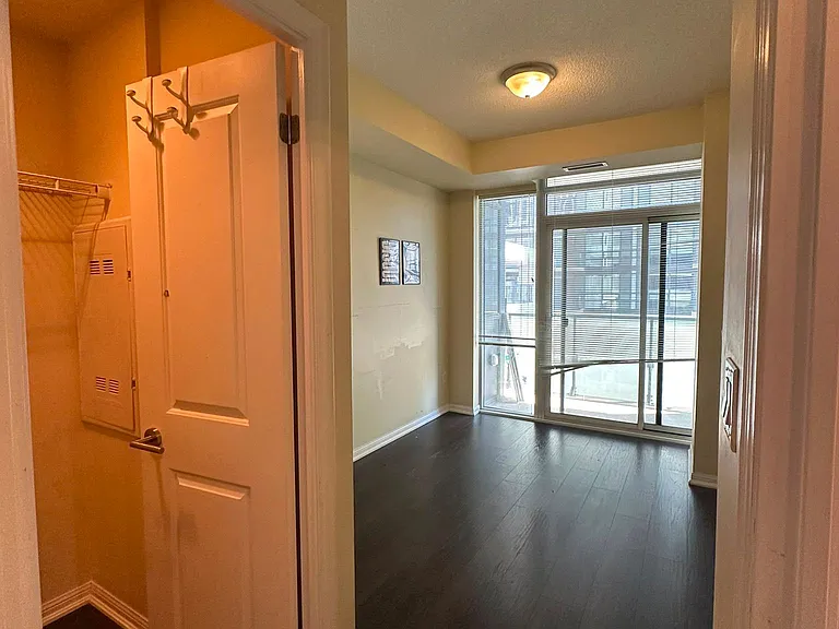 400 Adelaide St E #1202 — Photo 25