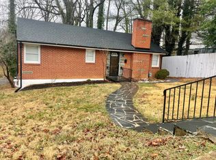512 Oakridge Blvd, Lynchburg, VA 24502