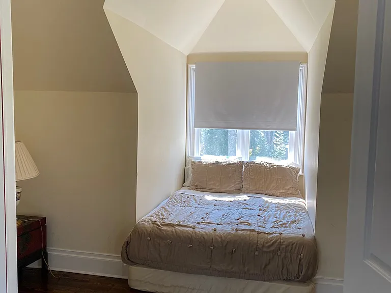 10 Georgica Woods Ln — Photo 24