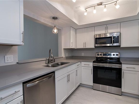 5th image of 4029 Crossroads Pl
