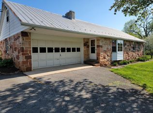 425 W Girl Scout Rd, Stevens, PA 17578