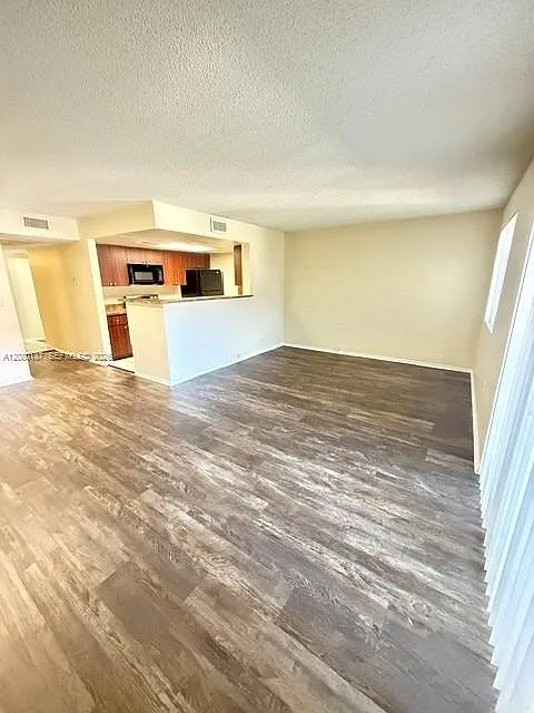 Crescent Cove Condo — Photo 4
