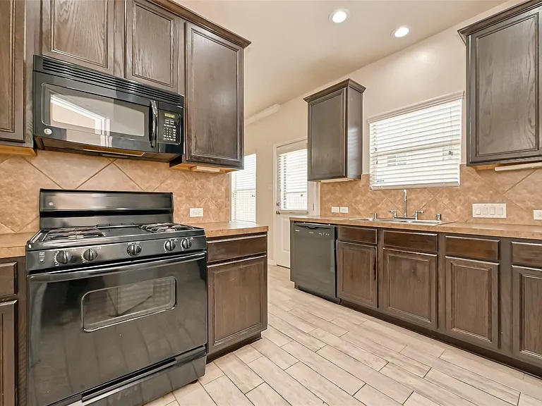 5015 Dartmoor Ridge Trl — Photo 19