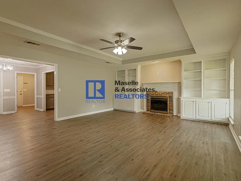 114 Fox Meadow Dr — Photo 6