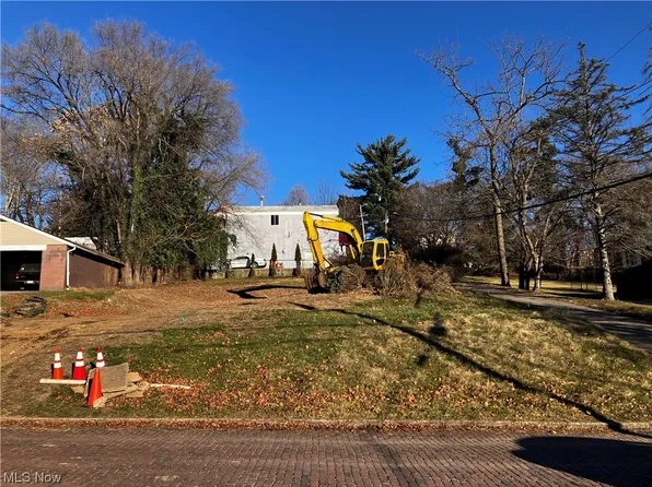 101 Woodrow Ave, Saint Clairsville, OH 43950