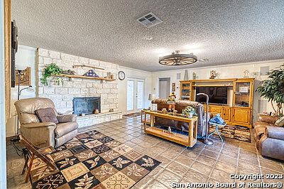 5th image of 706 S ASHBY DR