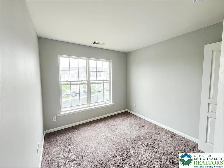 8513 Gateway Rd — Photo 41