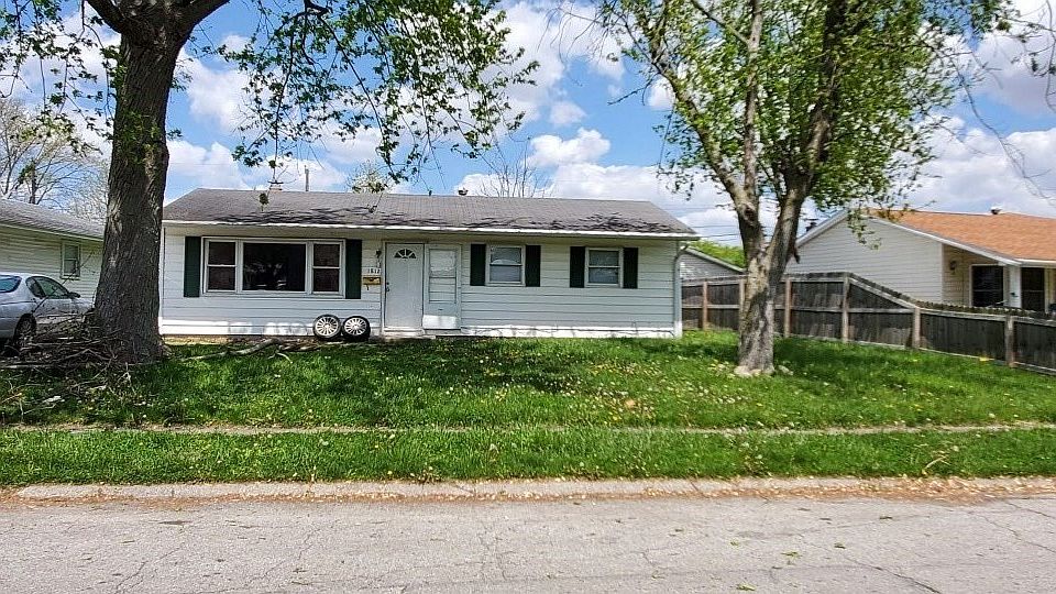 2nd image of 1812 W Knight Cir