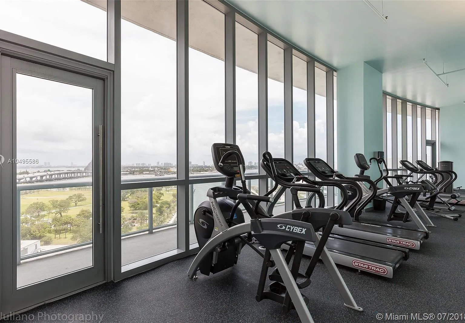 1 bed, 1.5 bath, 845 sqft, $3,150 — Photo 2