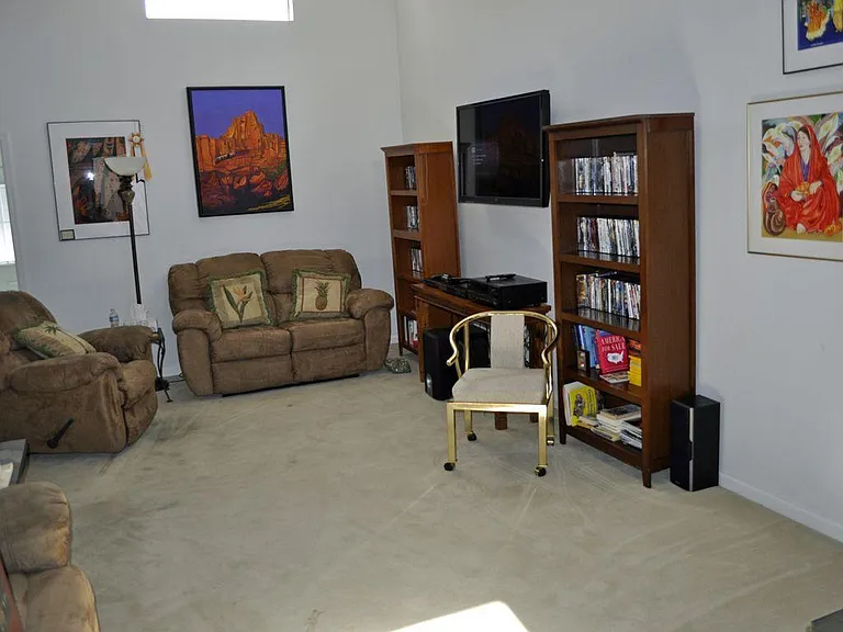 7402 E Wandering Rd — Photo 4