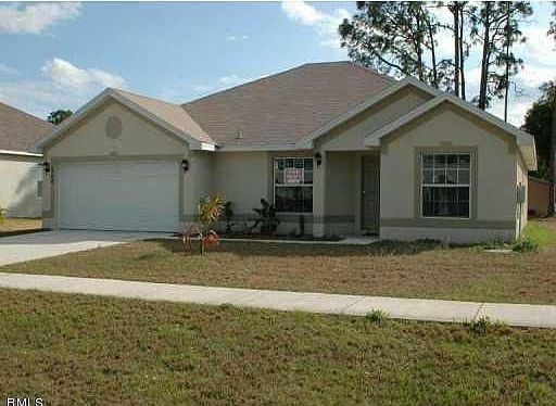1st image of 560 NW Floresta Dr
