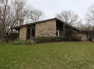 23156 Golfview Ln, Lake Barrington, IL