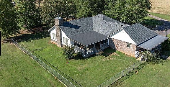 3rd image of 3935 Highway 186
