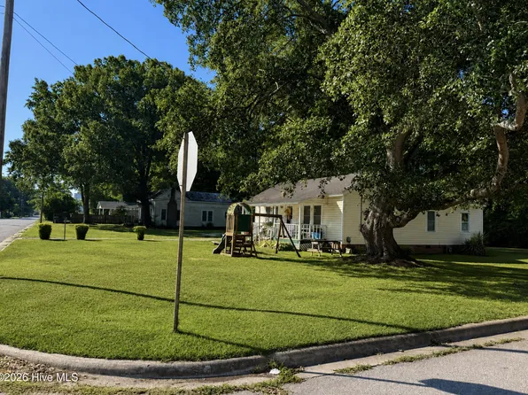 (undisclosed Address), Farmville, NC 27828