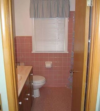 4th image of 2666 Matilda St