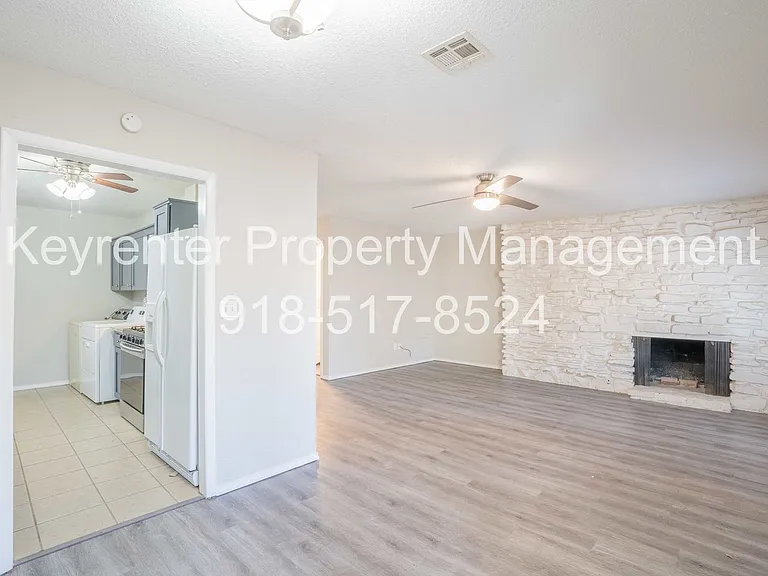 S Hudson Ave Duplex — Photo 3