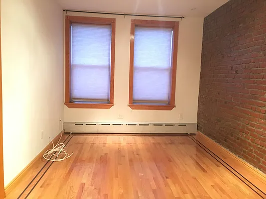 Rented by MQ Realty LLC | media 2