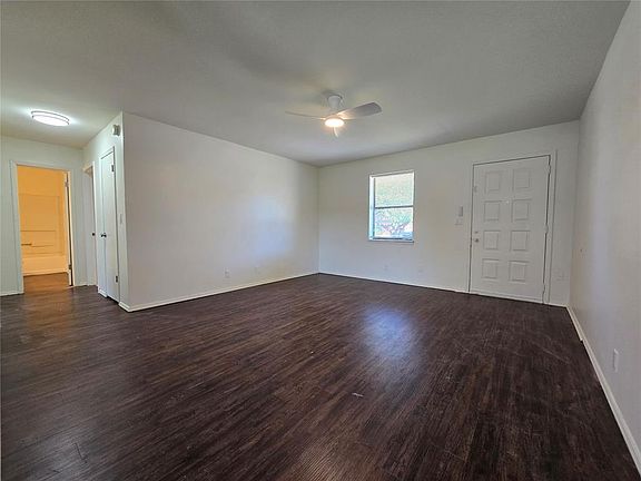 5th image of 1218 Pond Creek Dr