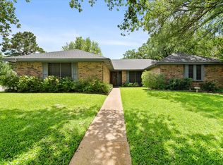2811 Valparaiso Trl, Arlington, TX 76017